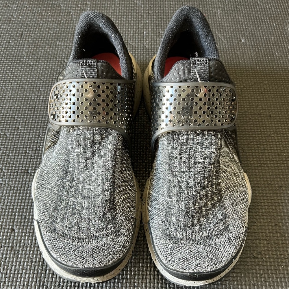 Nike Sock Dart size 9